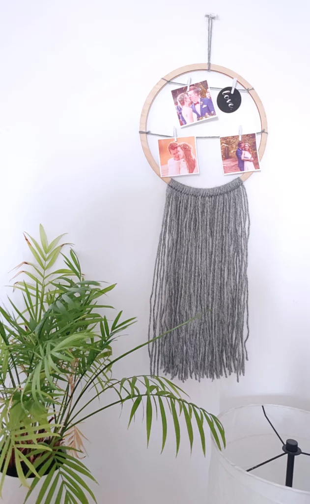 DIY Prosta dekoracja ścienna na zdjęcia